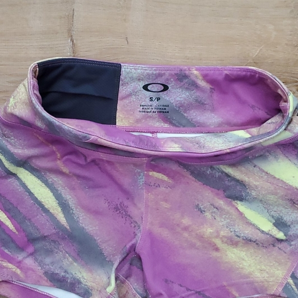Oakley Compression Shorts - Picture 2 of 3